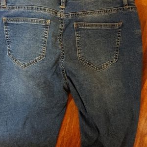 Fits petite Buffalo David Bitton 6 stretch jeans
